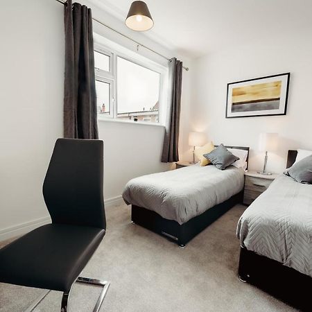 Arlan Apartments Comfort And Ease, Hinckley Bagian luar foto